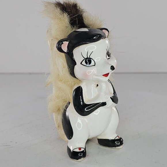Vintage Ceramic Skunk Figurine Fur Tail Anthropomorphic KItsch *FLAW* - Picture 8 of 10